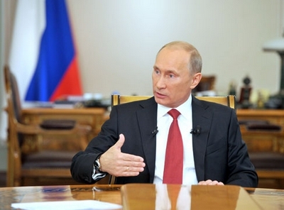 Председатель Правительства РФ Владимир ПУТИН: Главное - это не кабинет и не должность,главное - это доверие людей