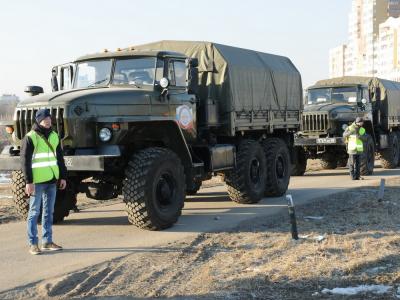 Военного шофёра  берегись со всех сторон